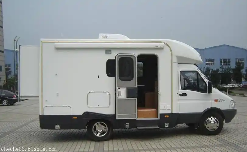 江铃全顺5995米房车低价促销