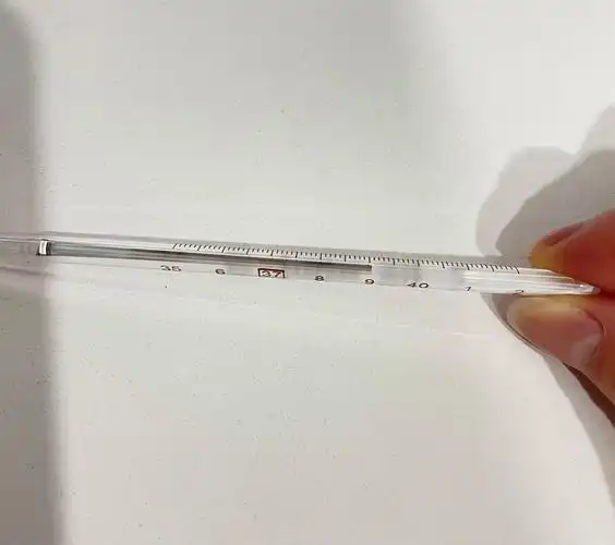 高烧没把我怎样,没想到累死在甩温度计上