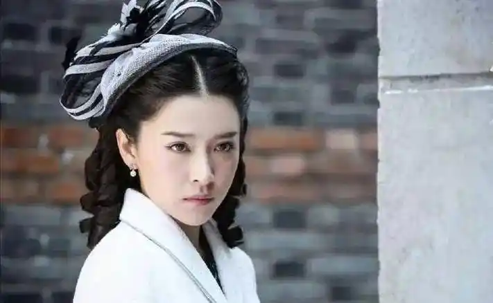 34岁阚清子崩溃大哭,只因暴食半块火腿,减肥人瞬间破防_纪凌尘_明星