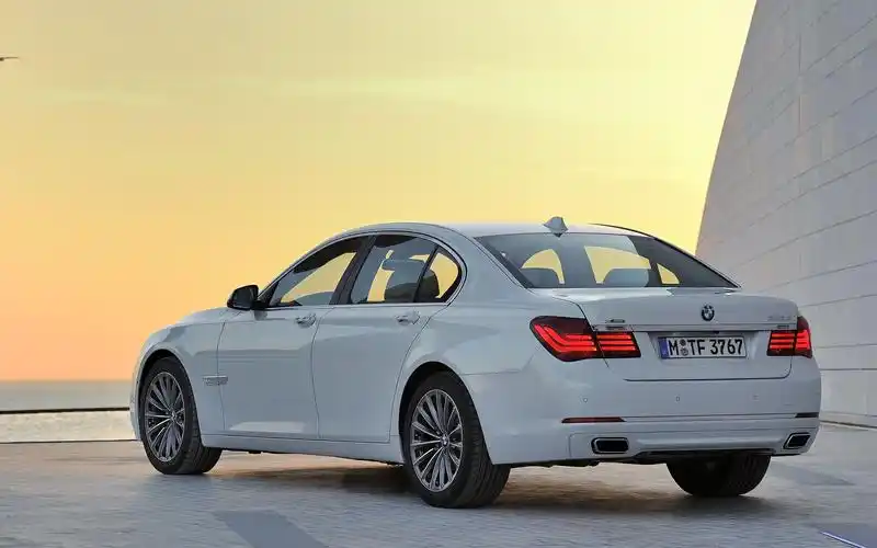 宝马7系汽车,高清图片,电脑桌面-壁纸族
