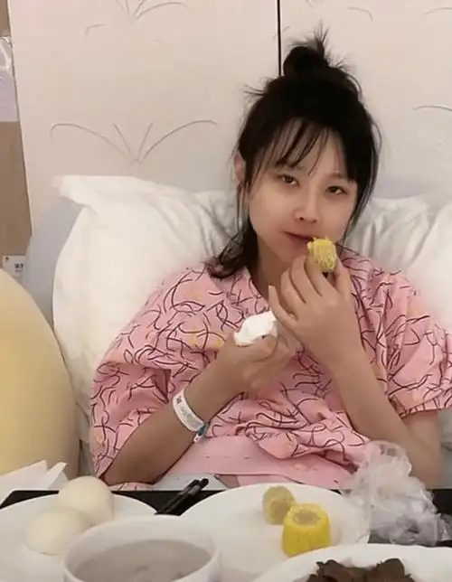 恭喜!26岁知名车模网红苏宁生子,去年9月官宣与摄影师结婚