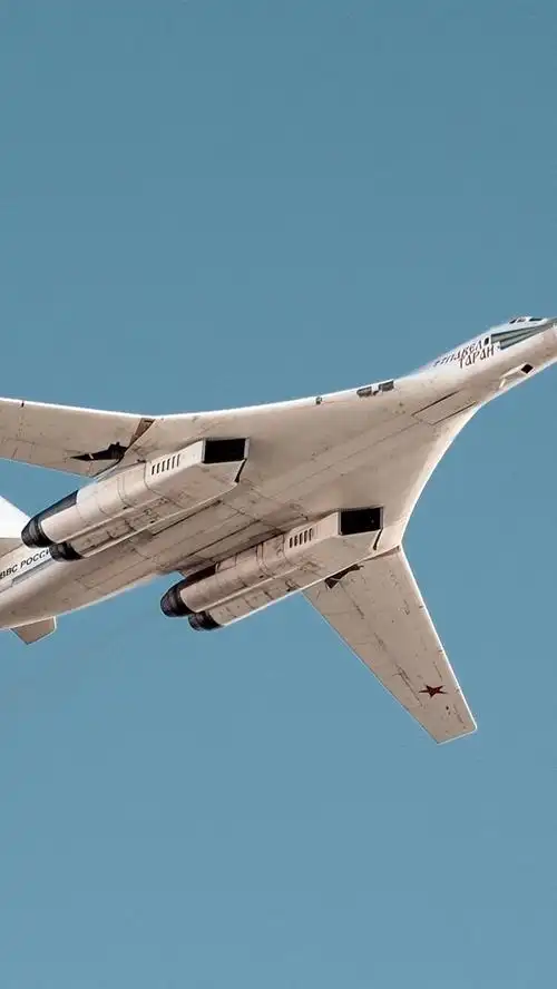 图-160超音速战略轰炸机