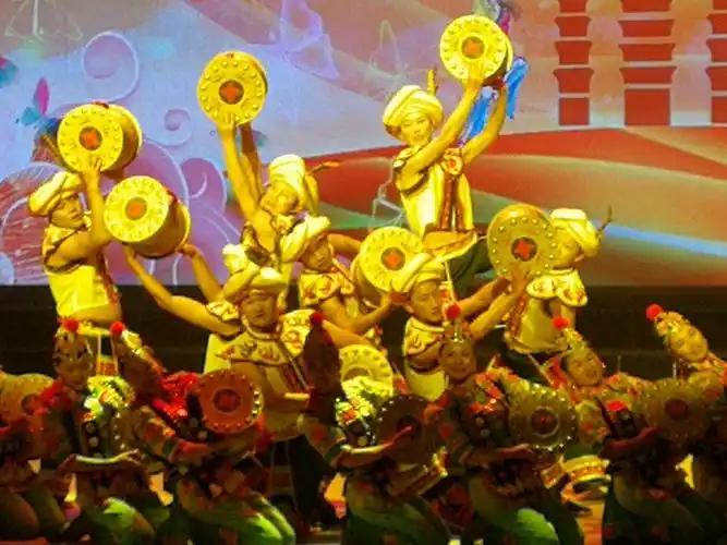 大理卅群艺馆2018年团办团队优秀节目文艺汇演!