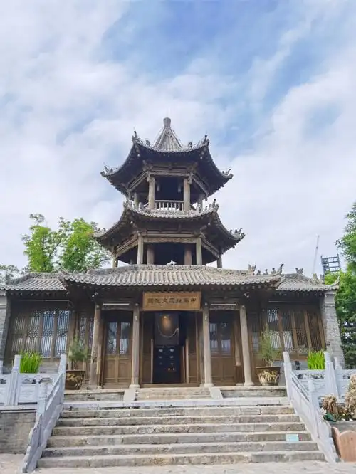 白鹿仓景区顺应时代发展将文化的包容性不断提升,致カ于开创民俗文化