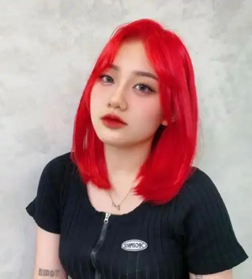 红色系染发正流行,洋气又显白的染发颜色,让你瞬间美出天际,走在街上