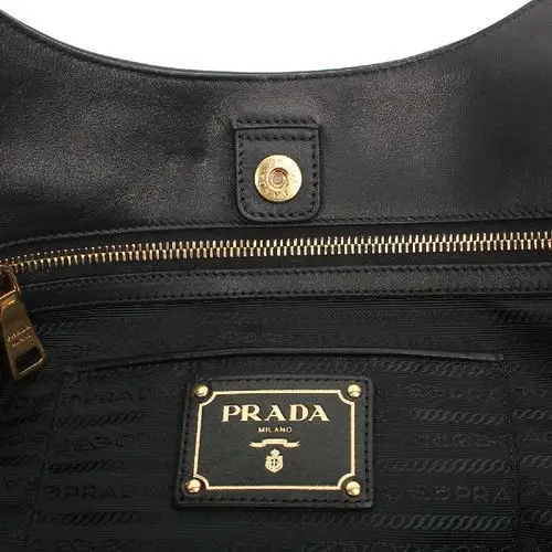 prada/普拉达 女款牛皮黑色单肩包 br4996