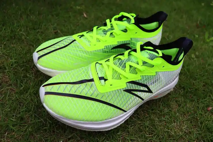 安踏c202gt全掌碳板跑鞋跑者到底该不该买