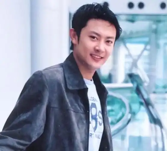 回顾印小天曾是实力派演员因仗义事业被毁婚后又遭妻子欺骗