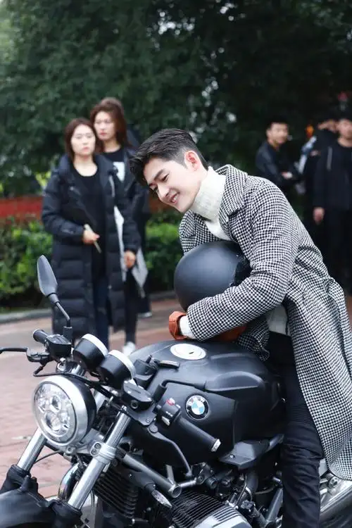 张翰花儿与少年