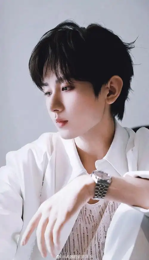 他成毅在生活中这点"老干部"式的个人趣味,让我想起了古代悠闲中国