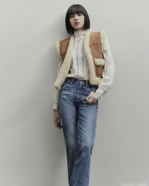 blackpink成员lisa被指挤掉唐嫣正刊,粉丝开撕工作室