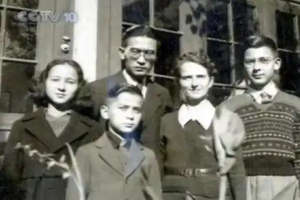 p>王德民,1937年2月9日出生于河北省唐山市,油气田开发工程专家,中国