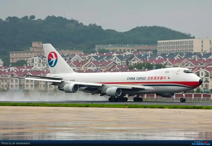 现在还有哪个航线有747啊