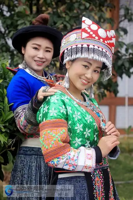苗族服饰