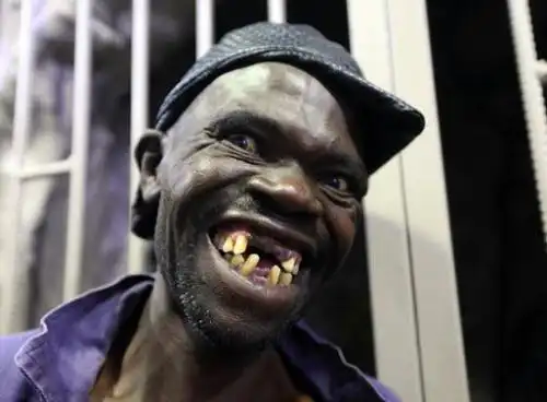 这些丑男太奇葩,一个比一个搞笑,图7笑死我了,自带表情包啊!