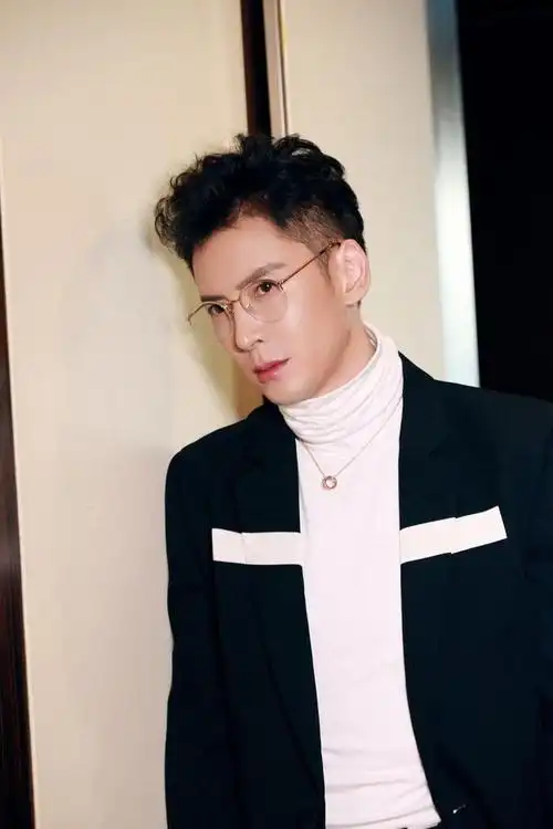 演员韩栋这辈子最正确的决定就是娶了经纪人为妻