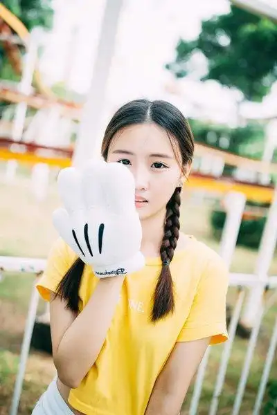 日系软妹短发双麻花辫 女生中分编发造型