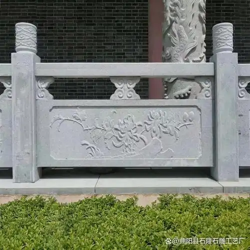 花岗岩石栏杆在很多场合起到保护的作用,但是随着技术不断的进步,其