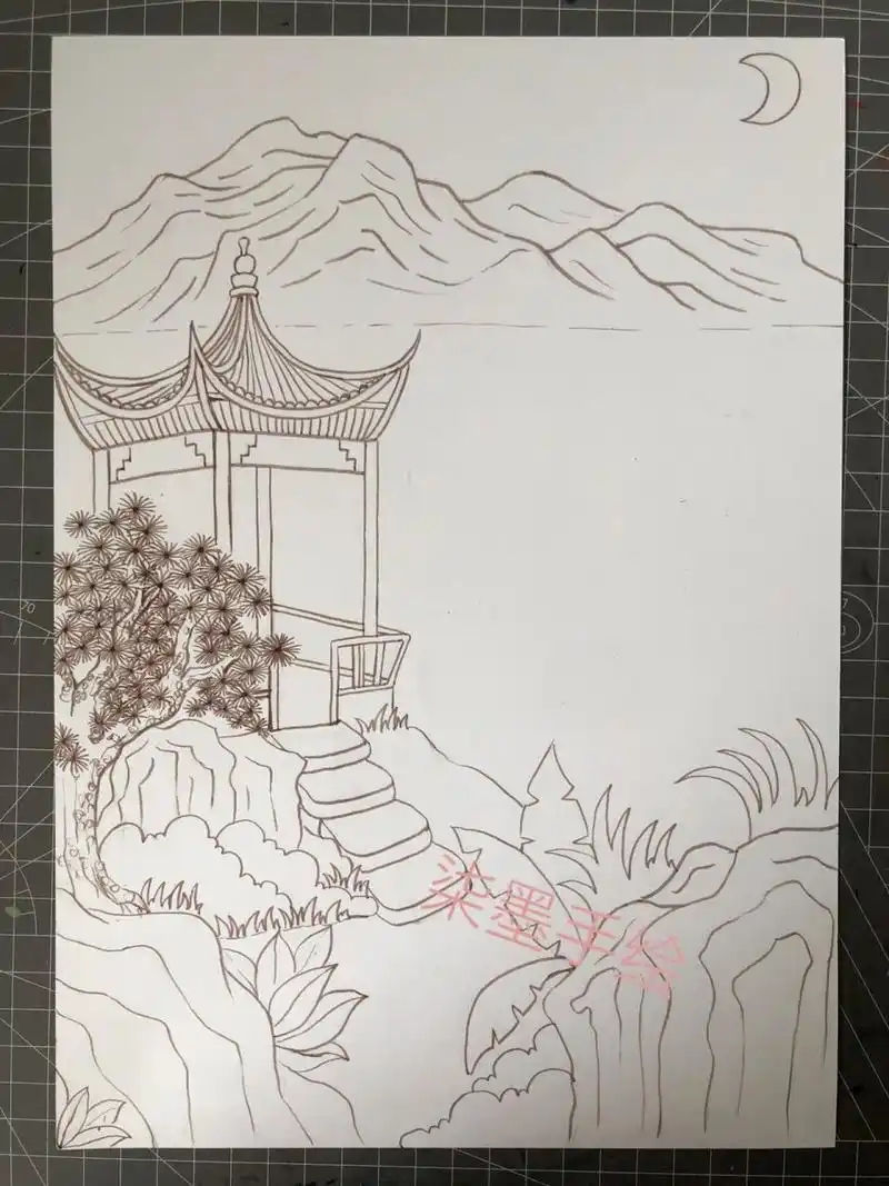 遥望洞庭山水翠,白银盘里一青螺.