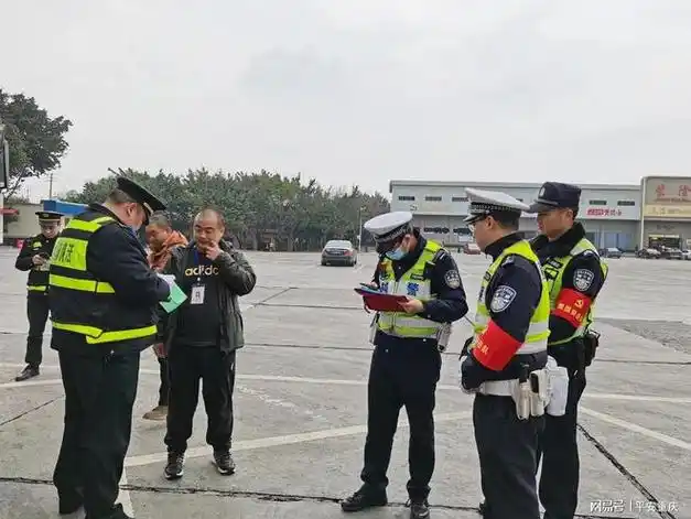 护航平安春运丨重庆交巡警全力守护群众春节回家路