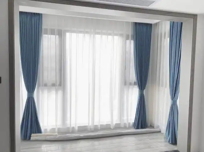 园林居窗帘安装实拍