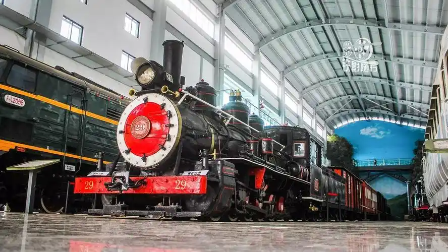 收藏于云南铁路博物馆的sn型蒸汽机车29号车(拍摄:季云柯)2014年云南