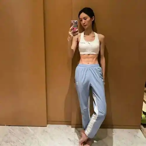 女明星腹肌前十排名:殷桃第一,袁姗姗第三,金晨垫底_健身_运动_身材