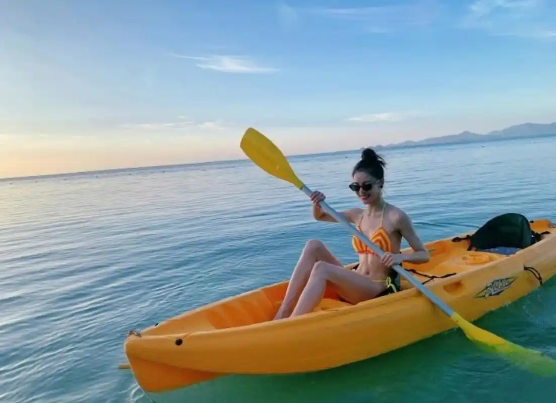 钟楚曦比基尼性感美照,这应该是所有明星里穿比基尼最好看的一位了,太