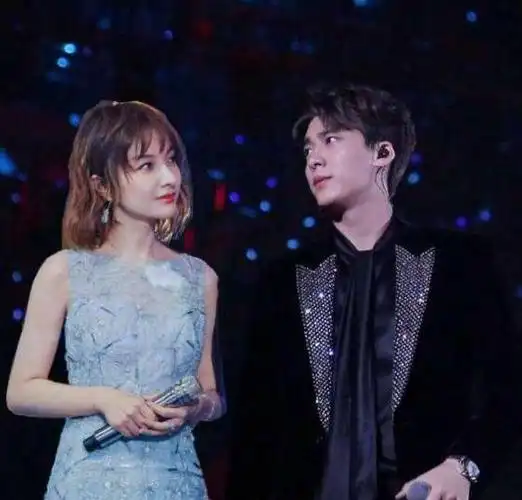 35岁结婚的flag还有戏吗李易峰应该下个月差不多就能办了