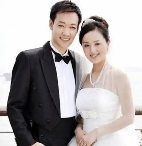 10位爱情干净的"老戏骨",最长65年,最短30年,这才叫榜样_陈道明_妻子