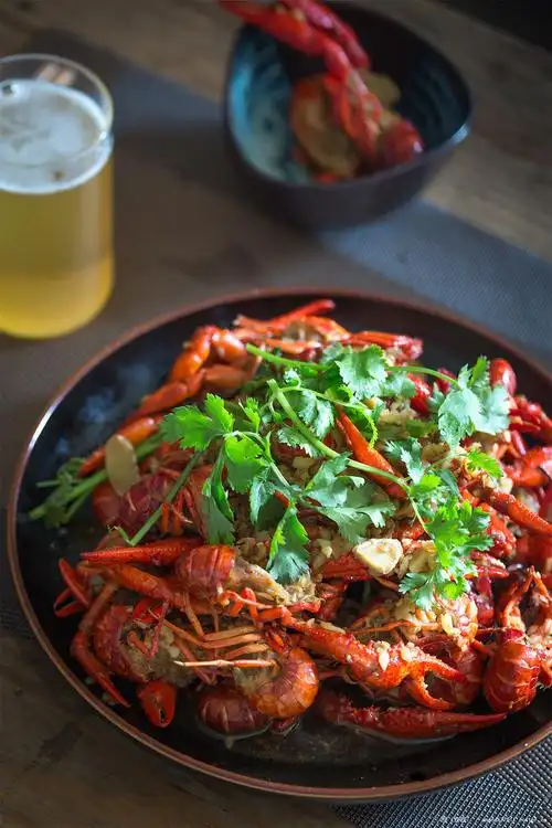 啤酒小龙虾,昨天惦记了一晚上,今天中午安排上了!