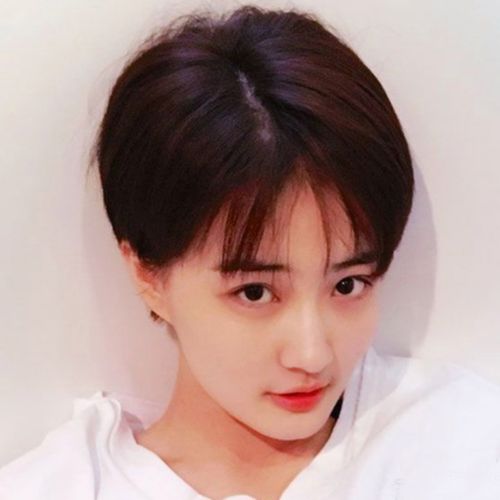 一折奶奶灰短发