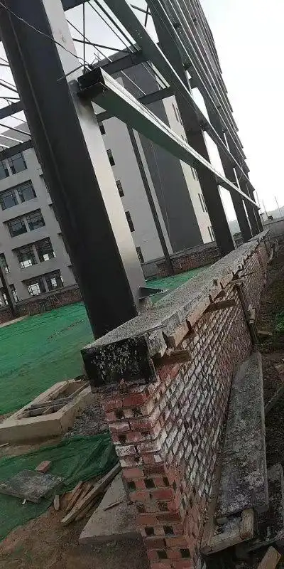 外墙混凝土压顶浇筑