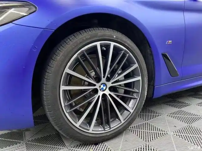 整车改色普鲁士蓝卡钳喷漆