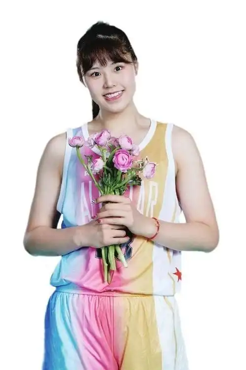 女篮李月汝穿睡衣拍手指舞,颜值出众 与300斤男友彻底分手