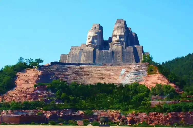 106米的炎黄二帝塑像以北邙为体,南岸寻根,滋养华夏五千年文明.