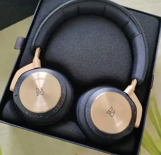 丹拿头戴式耳机