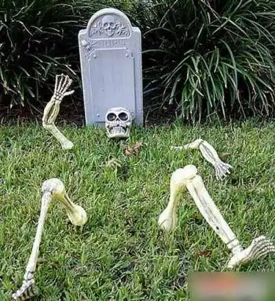 超搞笑创意的老外墓碑