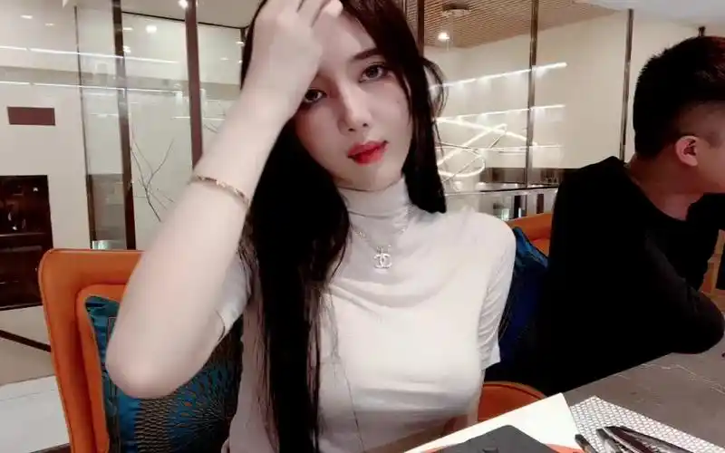 斗鱼美女主播王雨檬17美腿热舞直播录像