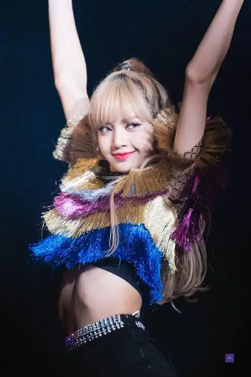lisa性感百变舞台照图片67