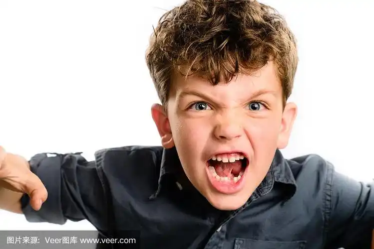 愤怒的小男孩