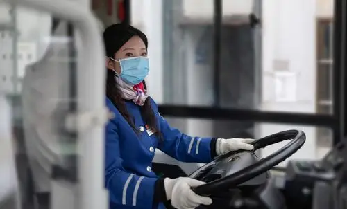 她与公交相伴整整32年今天如果碰到这位女司机请道声节日快乐