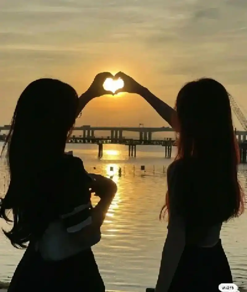 夕阳闺蜜头像 集美们每张都很好看 来看看吧么么哒!