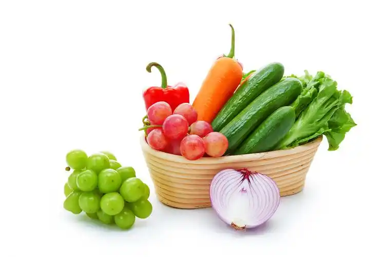 春天白底创意果蔬