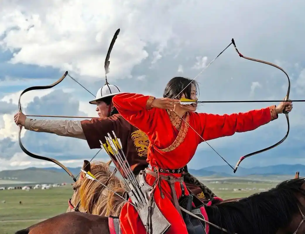 骑马,射箭,摔跤,是蒙古国最重要的民族项目 来蒙古国旅行,一定不要