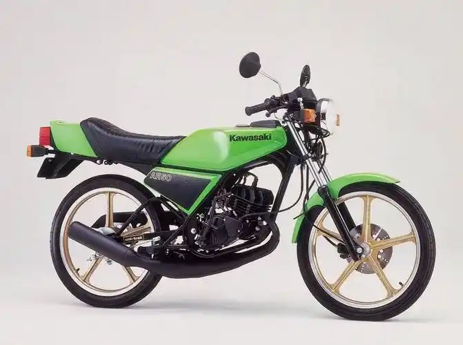 ar50 头罩版本在这种情况下,国外四大摩托车制造商中唯一没有50cc公路