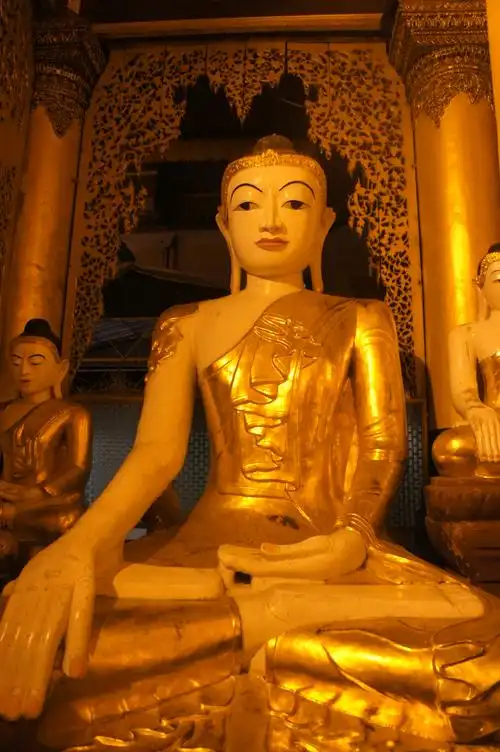 缅甸亲子游第一天:仰光的环线火车 & 瑞光大金塔夜景