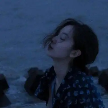 女生伤感绝望头像图片失恋后的伤心样子