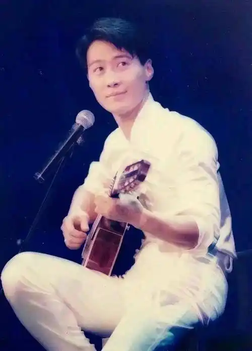 盘点天王黎明的绯闻女友,从影后到美模,年龄越来越小_周慧敏_乐基儿