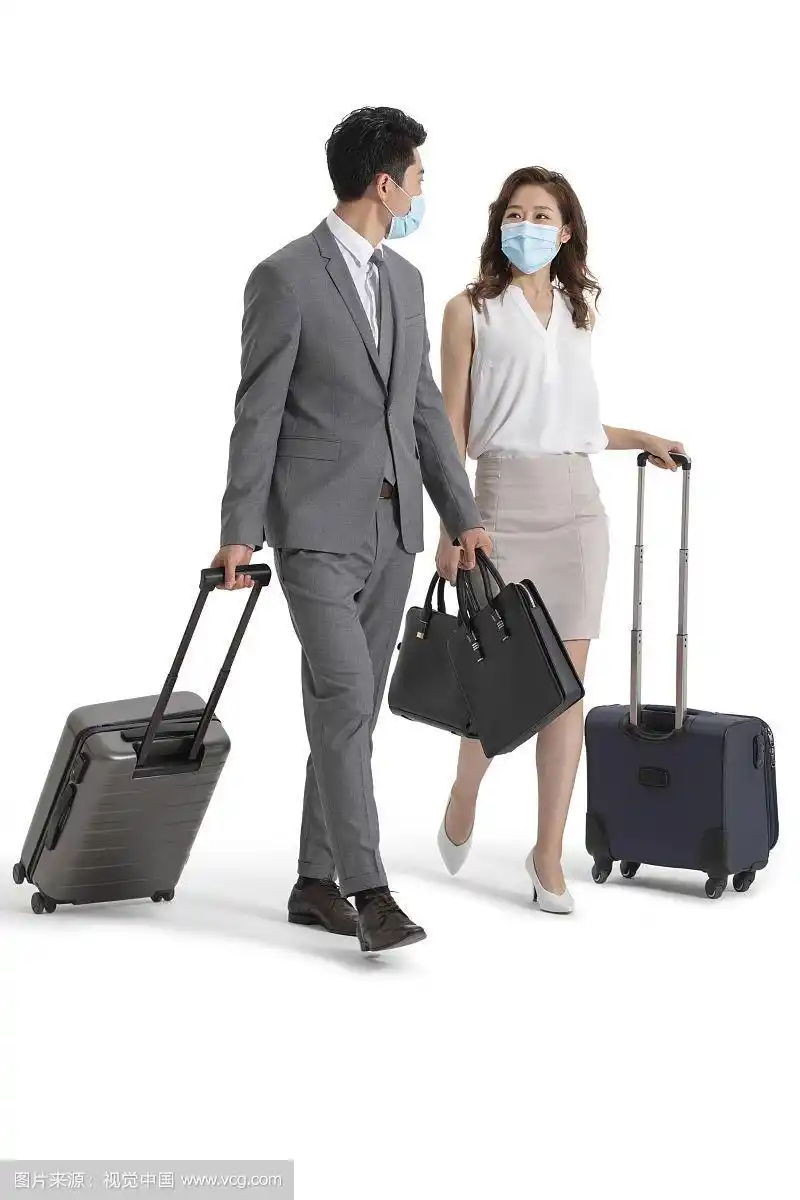 年轻商务人士出差